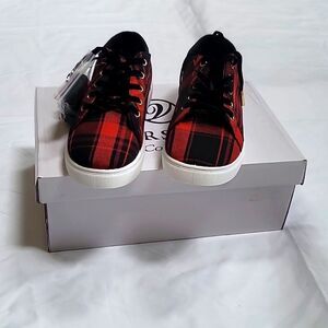NIB Versona women's plaid shoes